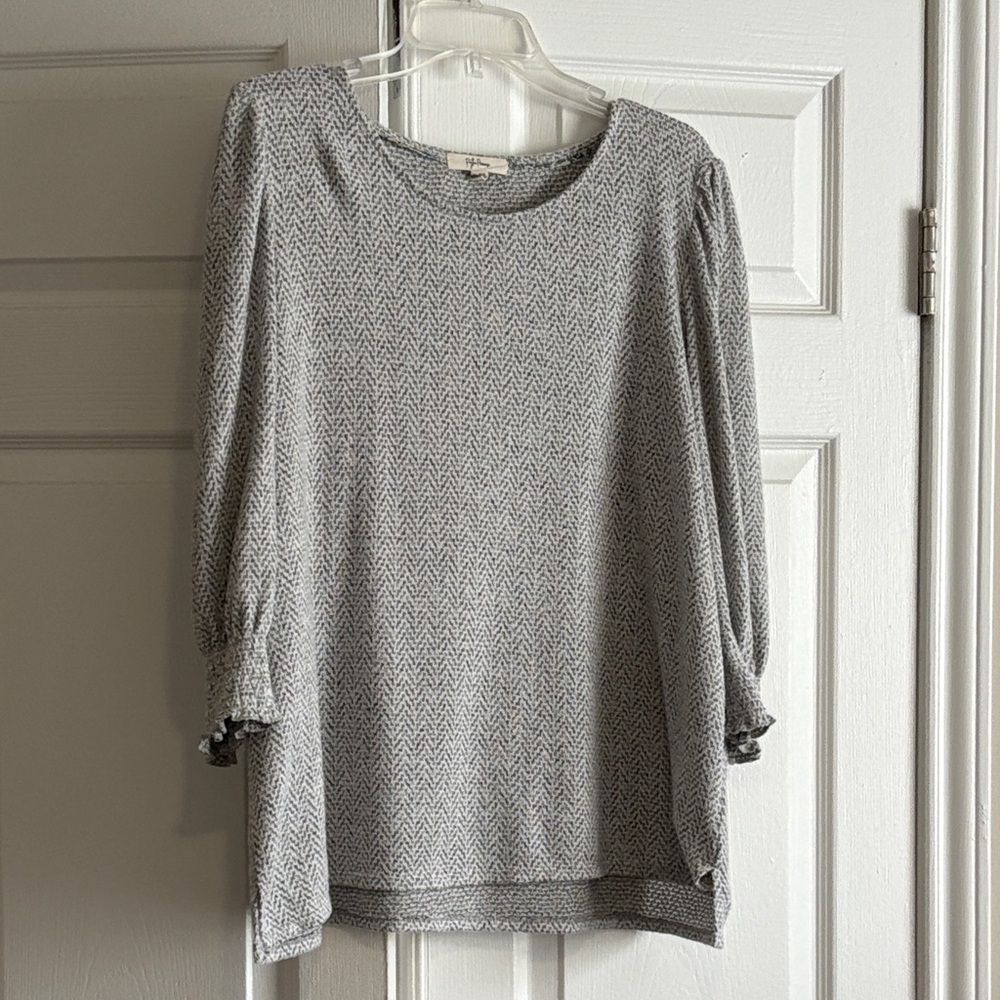 Women’s blouse. Size XL